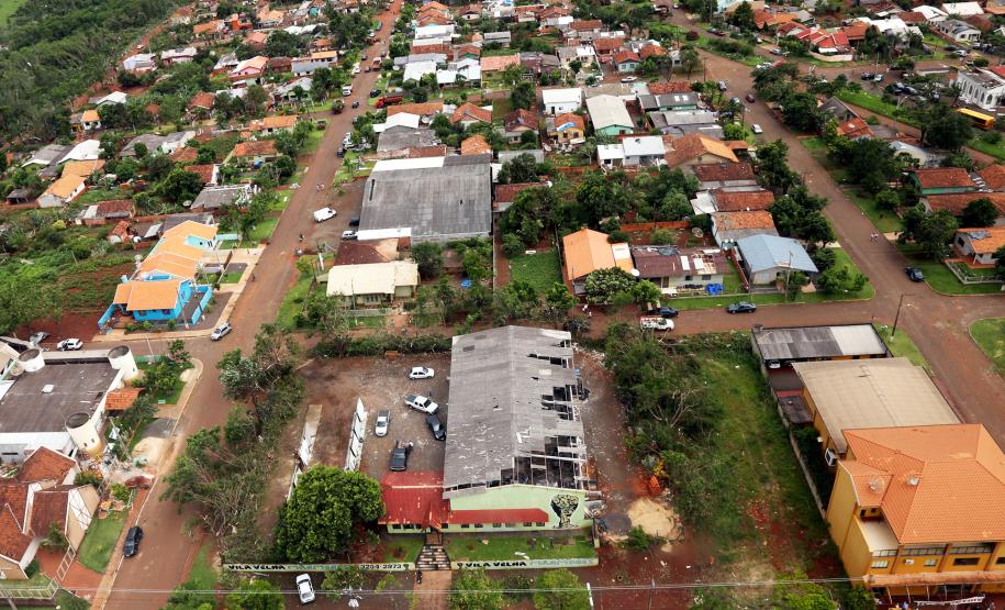 A Fomento Paraná disponibiliza a partir desta quinta-feira (26) a linha de microcrédito Fomento Recupera, no valor de até R$ 15 mil, para apoiar o reestabelecimento das atividades de microempresas instaladas em municípios que decretaram situação de emergência ou estado de calamidade pública em decorrência de tempestades e fortes ventos.