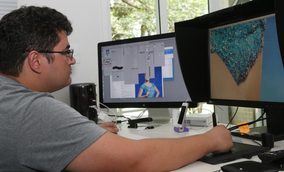 Da garagem de casa para o mundo FABIO HENTZ- empresa Imagi em Santa Felicidade. Com financiamento oferecido pela Fomento Paraná, ele comprou equipamento de ponta, gerou empregos em plena recessão, e tornou a empresa conhecida internacionalmente.