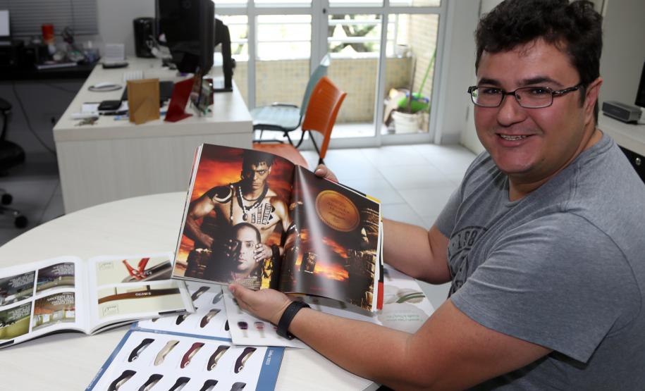 Da garagem de casa para o mundo FABIO HENTZ- empresa Imagi em Santa Felicidade. Com financiamento oferecido pela Fomento Paraná, ele comprou equipamento de ponta, gerou empregos em plena recessão, e tornou a empresa conhecida internacionalmente.