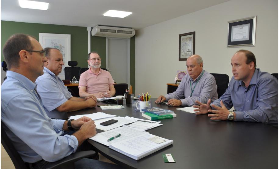 Permissionários das centrais de abastecimento poderão ter crédito da Fomento Paraná para aquisição de equipamentos e para construção de instalações em projeto de modernização.