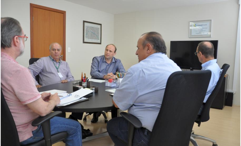 Permissionários das centrais de abastecimento poderão ter crédito da Fomento Paraná para aquisição de equipamentos e para construção de instalações em projeto de modernização.