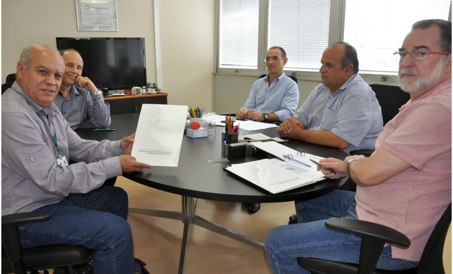 Permissionários das centrais de abastecimento poderão ter crédito da Fomento Paraná para aquisição de equipamentos e para construção de instalações em projeto de modernização.