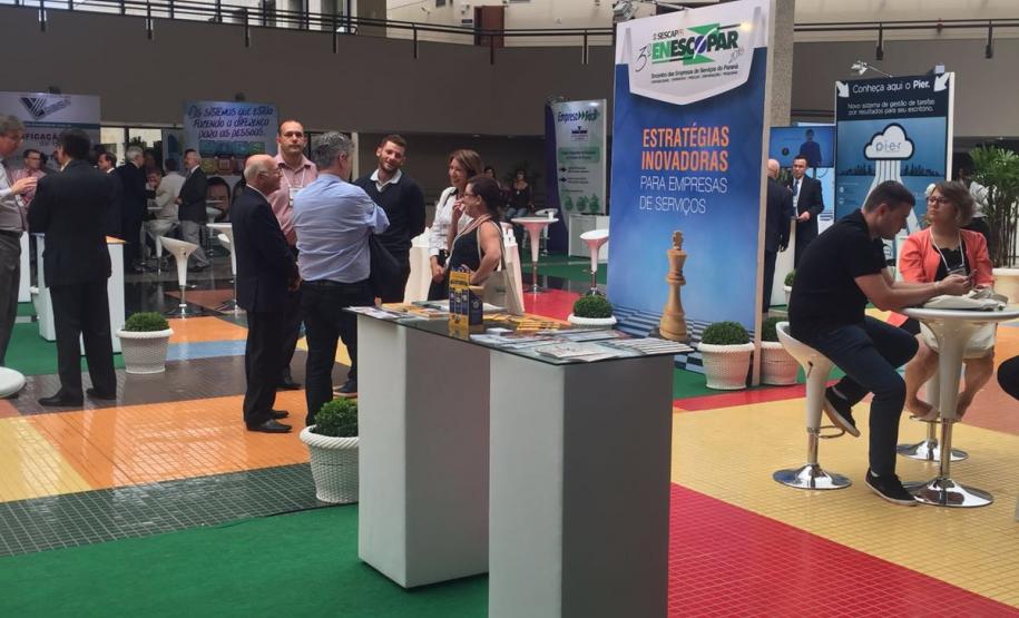 Encontro das Empresas de Serviços do Paraná recebeu mais de 400 empresários para debater estratégias inovadoras nos negócios. Evento é um dos maiores do setor de serviços no estado.
