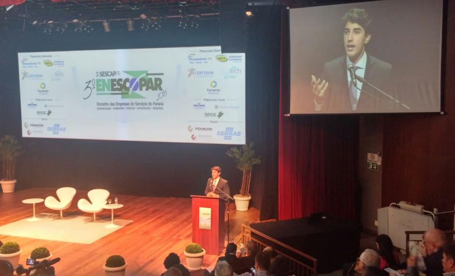 Encontro das Empresas de Serviços do Paraná recebeu mais de 400 empresários para debater estratégias inovadoras nos negócios. Evento é um dos maiores do setor de serviços no estado.
