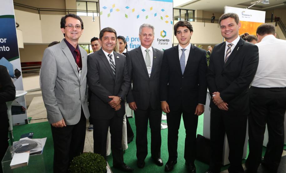 Encontro das Empresas de Serviços do Paraná recebeu mais de 400 empresários para debater estratégias inovadoras nos negócios. Evento é um dos maiores do setor de serviços no estado.