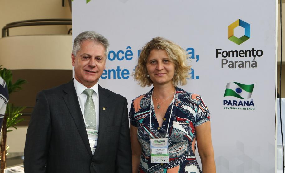 Encontro das Empresas de Serviços do Paraná recebeu mais de 400 empresários para debater estratégias inovadoras nos negócios. Evento é um dos maiores do setor de serviços no estado.