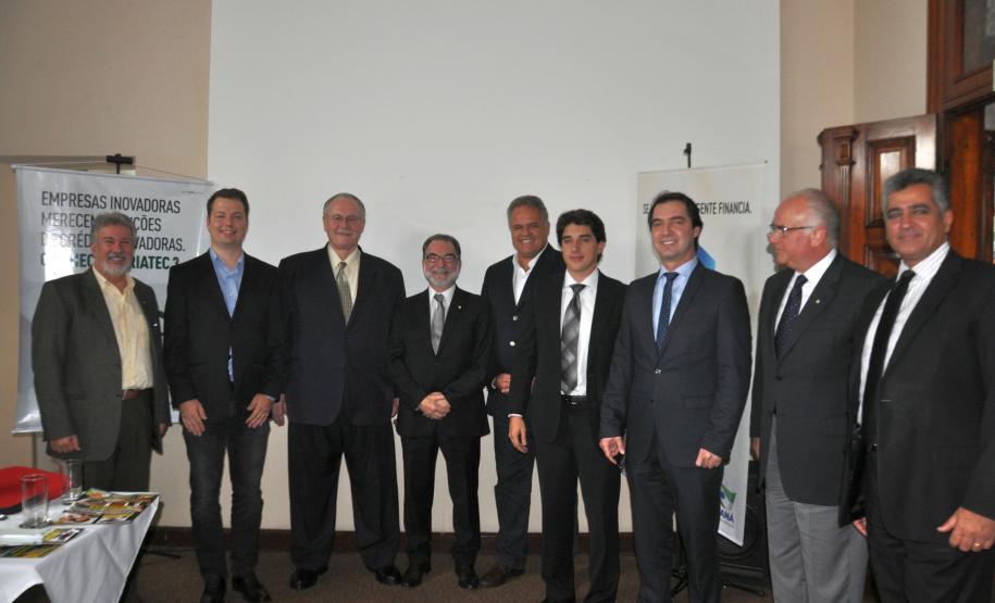 BRDE, Fomento Paraná e Inseed apresentam o Fundo Criatec 3 O novo fundo de capital semente Criatec 3 foi apresentado nesta quinta (17), em evento realizado na sede do BRDE em Curitiba, com participação da Fomento Paraná, BRDE, Secretaria de Estado da Ciência e Tecnologia e representantes de dezenas de entidades e empresas voltadas à tecnologia e à inovação no estado. Curitiba, 17 de março de 2016.