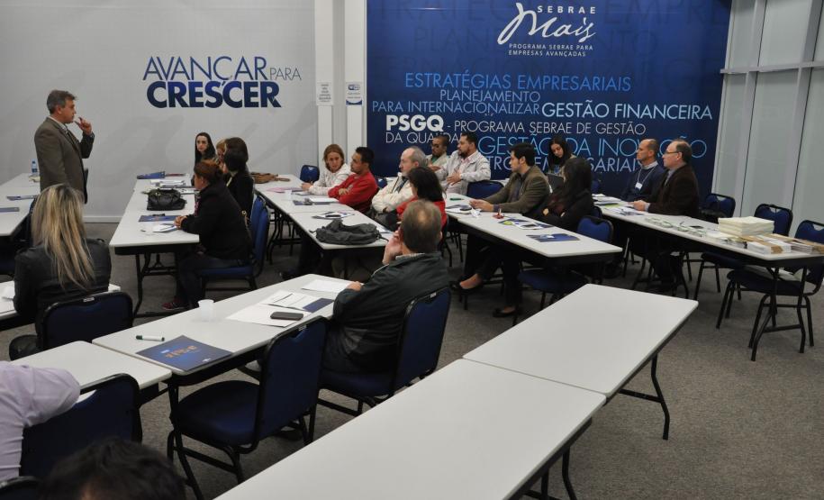 Fomento Paraná realiza Encontros Regionais com agentes Encontro Regional da Fomento Paraná realizado em Curitiba.