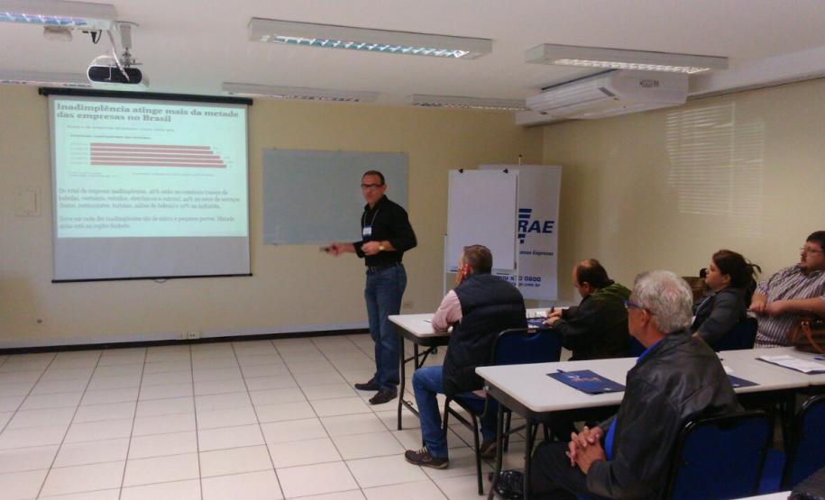 Fomento Paraná realiza Encontros Regionais com agentes Encontro Regional de Londrina.