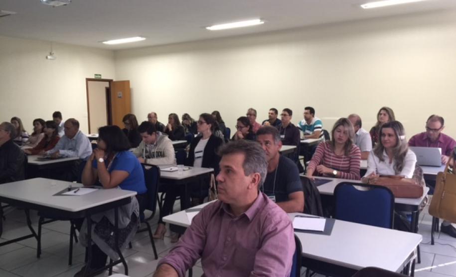 Fomento Paraná realiza Encontros Regionais com agentes Encontro Regional de Maringá.