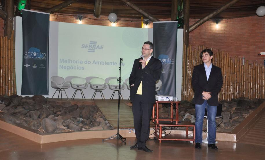 Cesar Rissetti, diretor do Sebrae-PR e Luiz Renato Hauly, diretor da Fomento Paraná, na abertura do encontro.