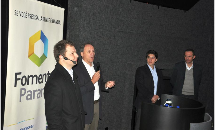 Marcelo Amorim, sócio da BZPlan e representante do Fundo Sul Inovação, Marcelo Camargo, gerente de produtos descentralizados da Finep - Inovação e Pesquisa, Luiz Renato Hauly e Richer Matos, diretor e coordenador da Fomento Paraná, respectivamente.