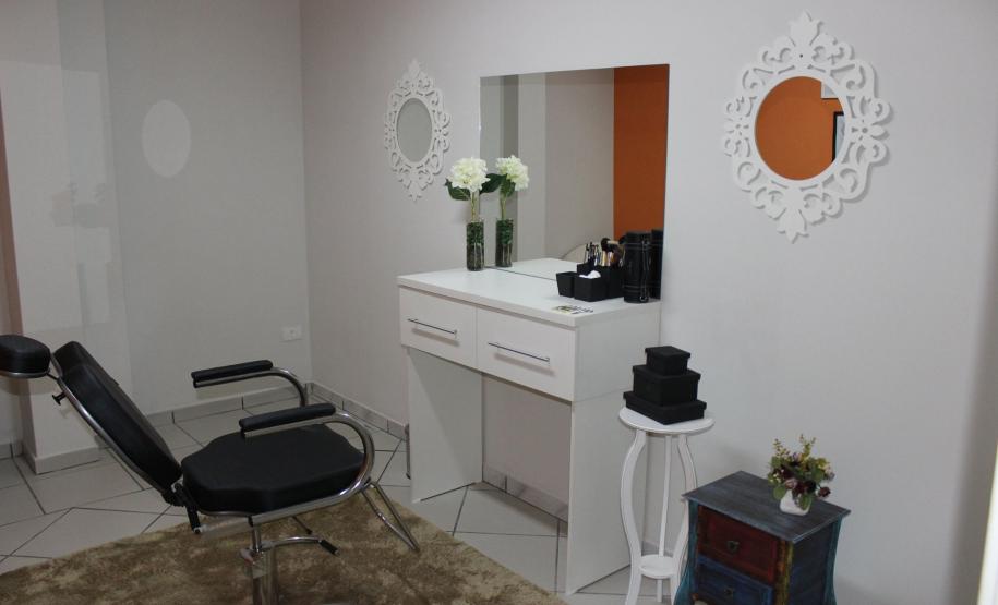 Nicolly Marini, empreendedora da Harmonia Clínica de Estética, de Marialva, norte do Paraná.