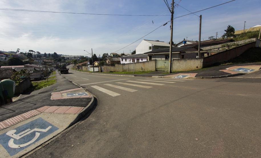 Rua Ernesto Cortelette Beli, no bairro Jardim da Campina. Obras de pavimentação financiadas pelo SFM, com recursos da Fomento Paraná. Campina Grande do Sul. Foto: Pedro Ribas/ANPr
