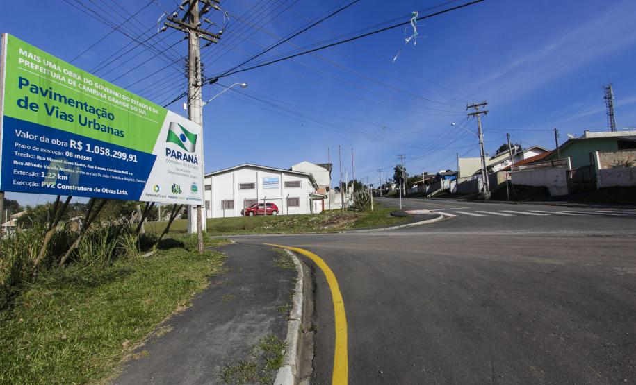 Rua Manoel Alves Kusteli, obras de pavimentação financiadas pelo SFM, com recursos da Fomento Paraná. Campina Grande do Sul. Foto: Pedro Ribas/ANPr
