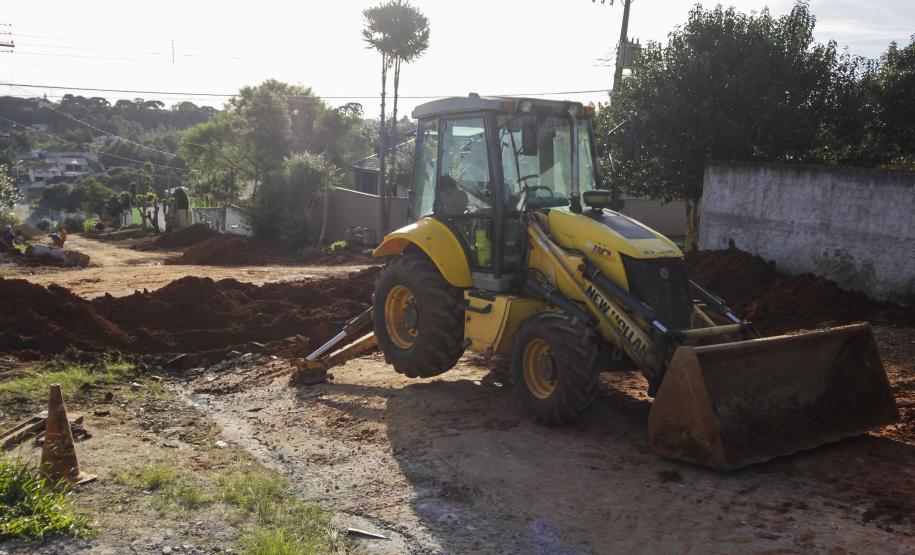 Pavimentação da rua Willian Fernando Lunardon, no Jardim Nesita, Campina Grande do Sul. As obras na rua são financiadas com recursos da Fomento Paraná. Foto: Pedro Ribas/ANPr