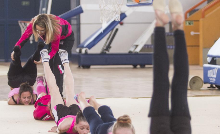 Equipe da Associação de Ginástica Rítmica, patrocinada pela Fomento Paraná. Foto: Pedro Ribas/ANPr