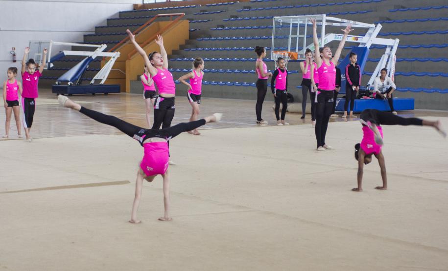 Equipe da Associação de Ginástica Rítmica, patrocinada pela Fomento Paraná. Foto: Pedro Ribas/ANPr