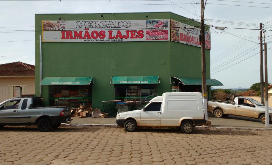 Empreendedor abre novo mercado no Norte Pioneiro com apoio da Fomento Paraná O empreendedor Luciano de Lima, de Jundiaí do Sul, construiu um mercado novo na cidade com o crédito da Fomento Paraná, instituição financeira de desenvolvimento do Governo do Estado.