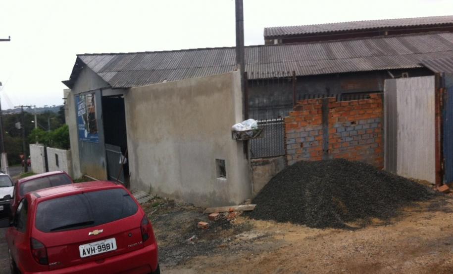 Vidraçaria Arte e Estilo. Campo Largo, antes da reforma financiada pela Fomento Paraná.