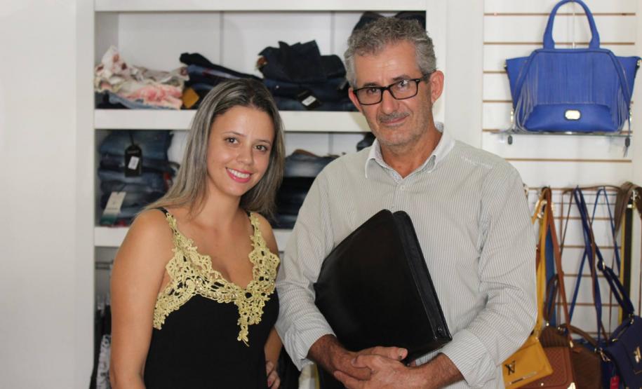 Empreendedora de Marialva já obteve três financiamentos de microcrédito e já planeja uma segunda loja. Instituição financeira de desenvolvimento do Governo do Estado já financiou mais de R$ 157 milhões em microcrédito desde 2011 e bateu recorde de operações contratadas em julho.