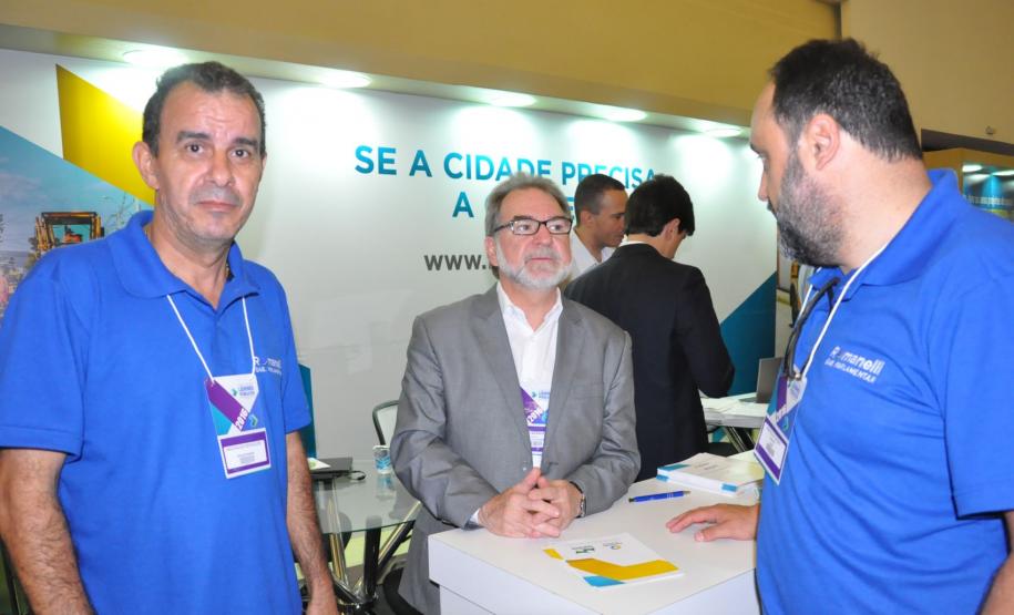 Encontro de Prefeitas e Prefeitos Eleitos - Gestão 2017-2020 Encontro de Prefeitas e Prefeitos Eleitos - Gestão 2017-2020, promovido pelo Governo do Paraná, em parceria com o Sebrae/PR, em Foz do Iguaçu, de 29 de novembro a 2 de dezembro de 2016.