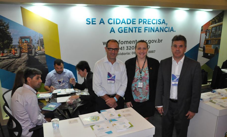 Encontro de Prefeitas e Prefeitos Eleitos - Gestão 2017-2020 Encontro de Prefeitas e Prefeitos Eleitos - Gestão 2017-2020, promovido pelo Governo do Paraná, em parceria com o Sebrae/PR, em Foz do Iguaçu, de 29 de novembro a 2 de dezembro de 2016.