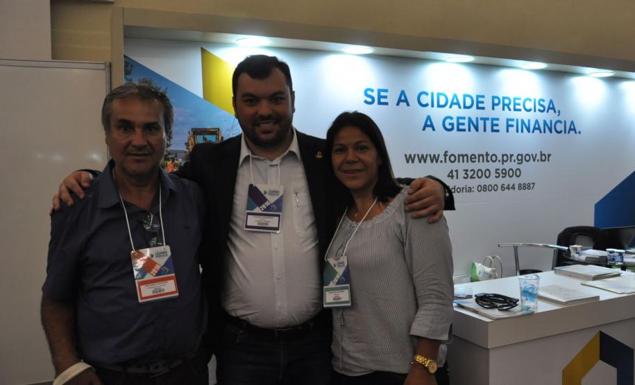 Encontro de Prefeitas e Prefeitos Eleitos - Gestão 2017-2020 Encontro de Prefeitas e Prefeitos Eleitos - Gestão 2017-2020, promovido pelo Governo do Paraná, em parceria com o Sebrae/PR, em Foz do Iguaçu, de 29 de novembro a 2 de dezembro de 2016.