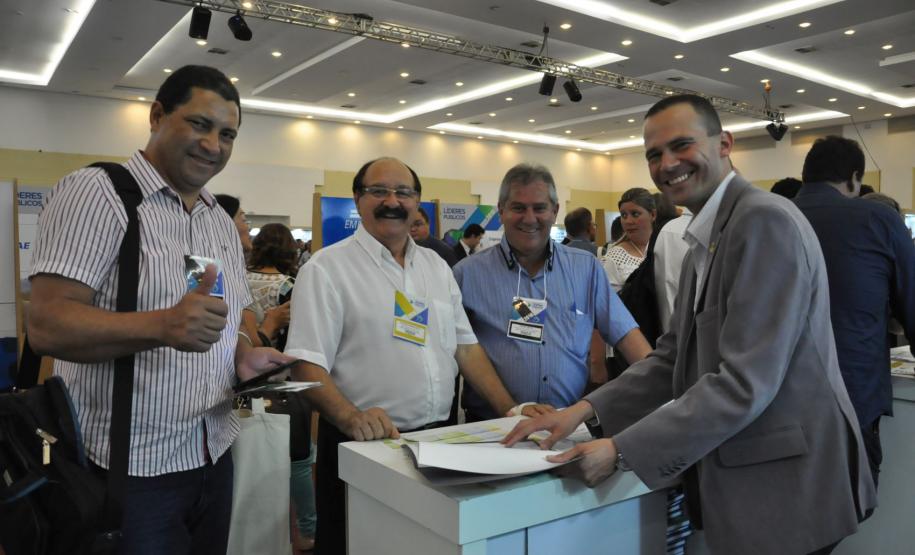 Encontro de Prefeitas e Prefeitos Eleitos - Gestão 2017-2020 Encontro de Prefeitas e Prefeitos Eleitos - Gestão 2017-2020, promovido pelo Governo do Paraná, em parceria com o Sebrae/PR, em Foz do Iguaçu, de 29 de novembro a 2 de dezembro de 2016.