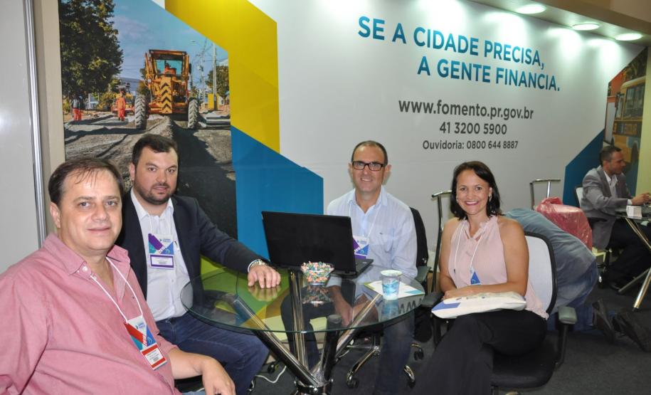 Encontro de Prefeitas e Prefeitos Eleitos - Gestão 2017-2020 Encontro de Prefeitas e Prefeitos Eleitos - Gestão 2017-2020, promovido pelo Governo do Paraná, em parceria com o Sebrae/PR, em Foz do Iguaçu, de 29 de novembro a 2 de dezembro de 2016.