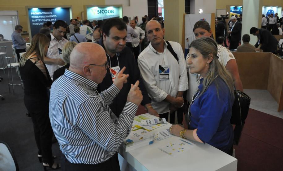 Encontro de Prefeitas e Prefeitos Eleitos - Gestão 2017-2020 Encontro de Prefeitas e Prefeitos Eleitos - Gestão 2017-2020, promovido pelo Governo do Paraná, em parceria com o Sebrae/PR, em Foz do Iguaçu, de 29 de novembro a 2 de dezembro de 2016.