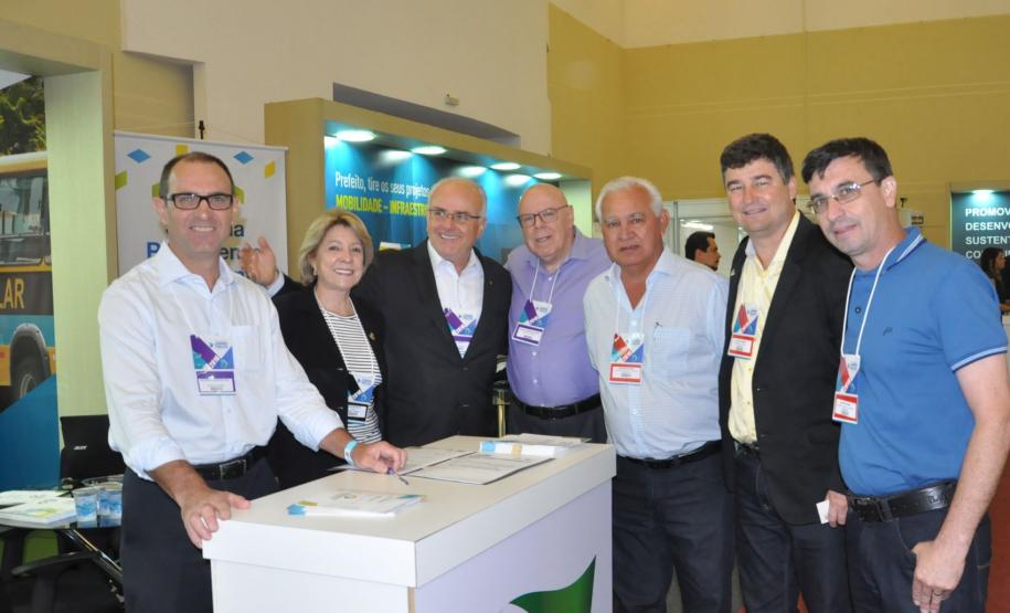 Encontro de Prefeitas e Prefeitos Eleitos Gestão 2017-2020 Encontro de Prefeitas e Prefeitos Eleitos - Gestão 2017-2020, promovido pelo Governo do Paraná, em parceria com o Sebrae/PR, em Foz do Iguaçu, de 29 de novembro a 2 de dezembro de 2016.