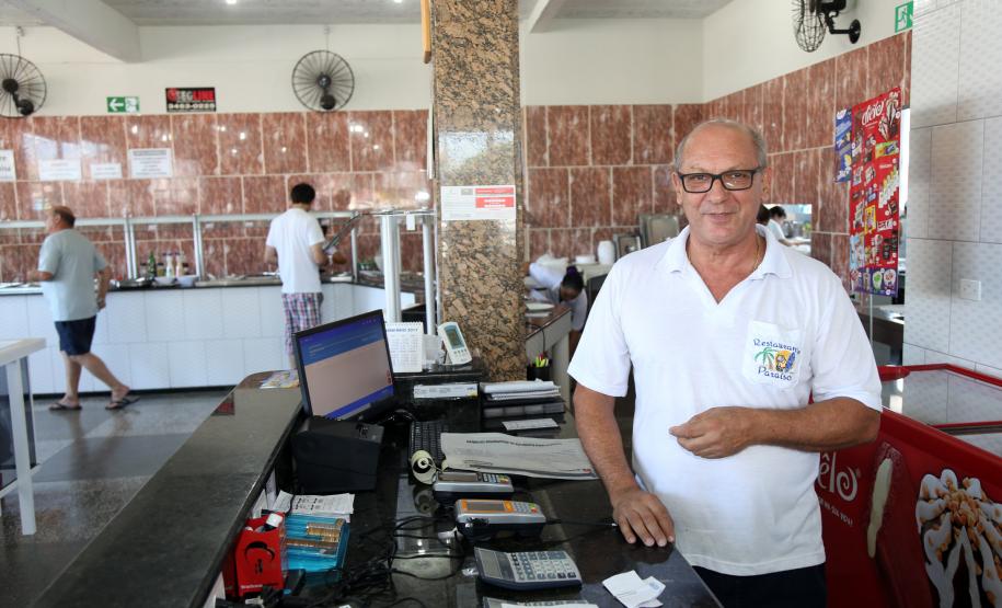 Para o comerciante Carlos Roberto Freire, que trabalha na avenida desde a década de 60, a obra representa compromisso do governador Beto Richa com a população do litoral.