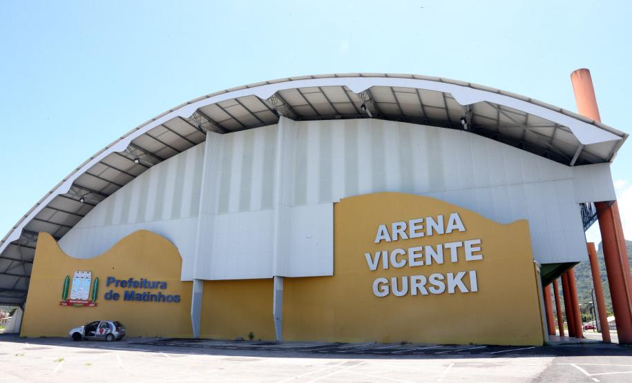 Também financiada pela Fomento Paraná, a restauração do Ginásio de Esportes Vicente Gurski, mais conhecido como “Cascatão”, foi concluída em setembro. E a comunidade local já tem aproveitado do novo espaço.