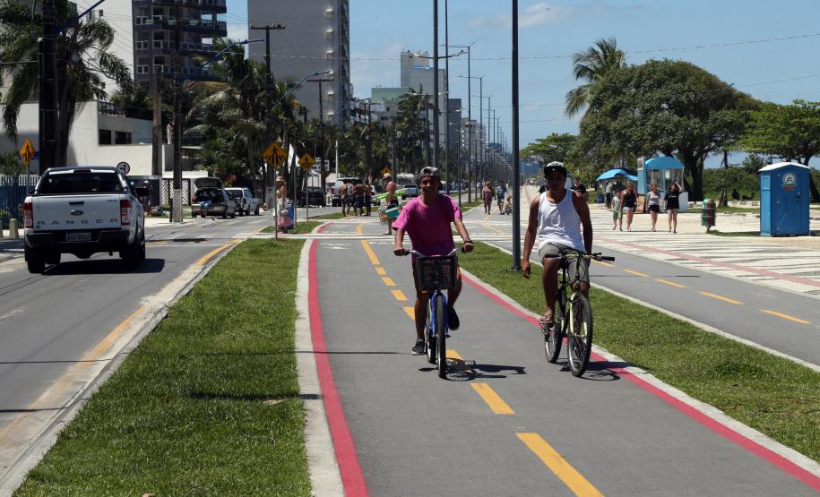 Revitalização deu nova iluminação, pistas para caminhada e ciclovias, entre outras melhorias na avenida Atlântica. A restauração do Ginásio de Esportes Vicente Gurski também abriu uma nova área de lazer para a população. As benfeitorias foram financiadas pela Fomento Paraná.