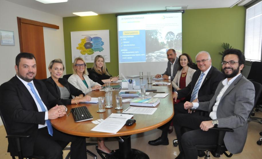 Diretora de operações da agência gaúcha de fomento, o Badesul, foi recebida pela Fomento Paraná nesta quinta-feira (26), para conhecer a metodologia de gestão da carteira de operações do setor público.
