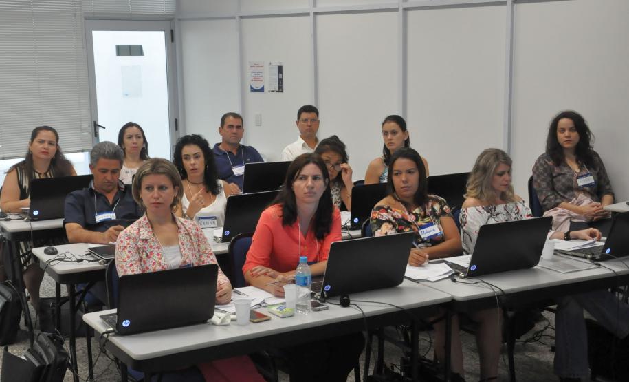 Turma extraordinária do curso de capacitação foi aberta para atender à demanda dos novos prefeitos eleitos e tem representantes de diversas regiões do estado.