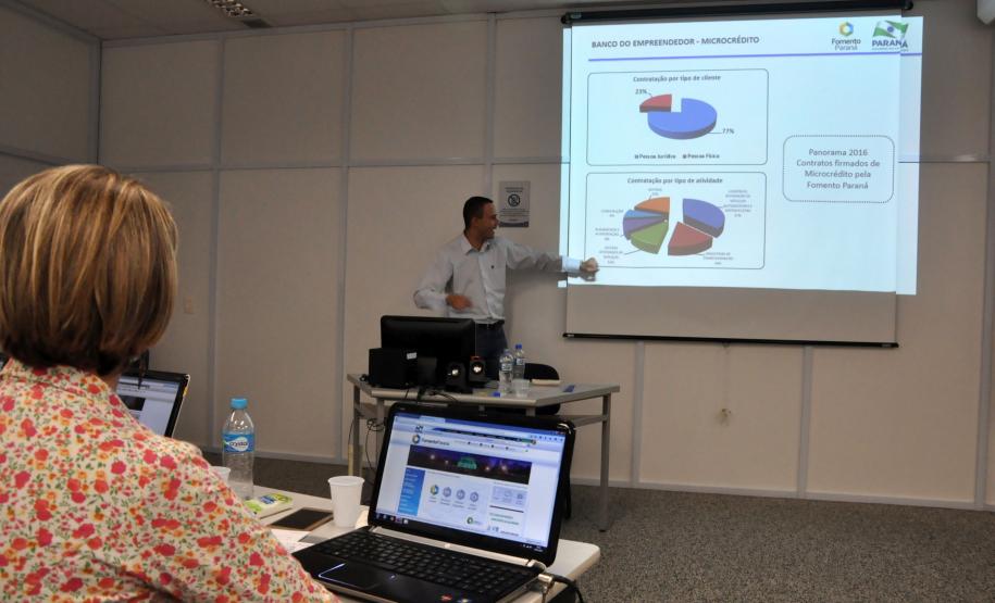 Turma extraordinária do curso de capacitação foi aberta para atender à demanda dos novos prefeitos eleitos e tem representantes de diversas regiões do estado.