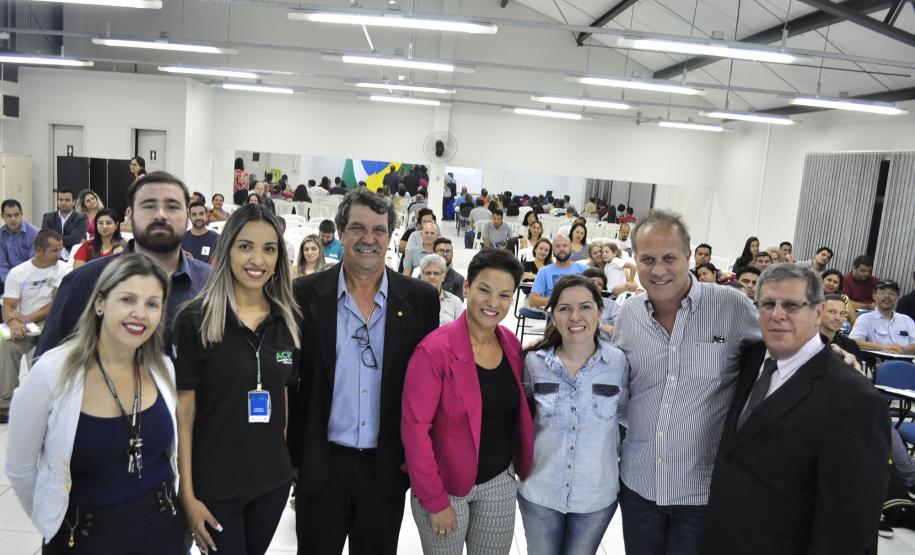 A aula inaugural da capacitação aconteceu na noite da última quarta-feira (15) no Centro de Empreendedorismo e Artesanato de Pinhais (Ceart)
