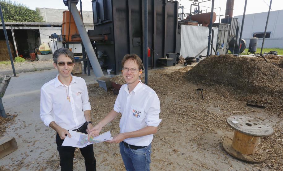 Rodrigo Duarte e Silvio Dalmolin, sócios da Solidda Energia, fabricante de turbinas a vapor a partir de biomassa. Crédito da Fomento Paraná ajudou no desenvolvimento do projeto das turbinas. Foto: Arnaldo Alves / ANPr.