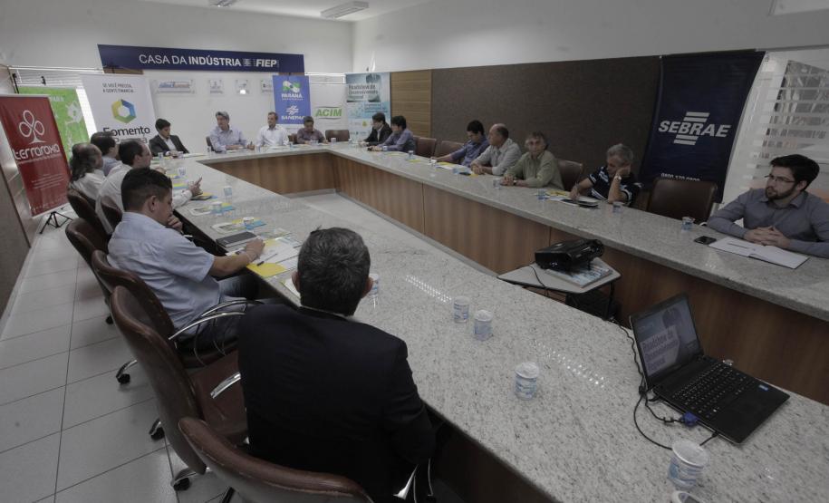 A Fomento Paraná está participando do projeto Roadshow de Desenvolvimento Regional promovido pela Agência Terra Roxa de Desenvolvimento do Norte do Paraná, uma entidade criada para atuar na atração de investimentos e fomento de negócios.