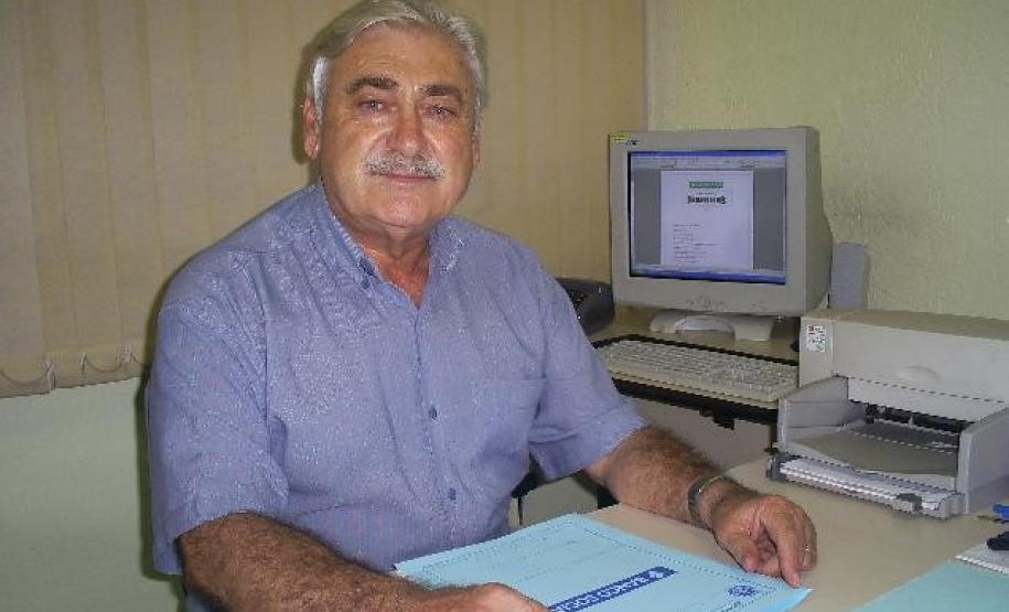 Apoio da Fomento Paraná ajuda loja de móveis em vime de Pato Branco a crescer Desde que conheceu a instituição financeira do Governo do Estado a empreendedora Salette Oltramari já contratou 16 operações de microcrédito para melhorar o desempenho do estabelecimento.
Na imagem o agente de crédito Jairo Bertol.