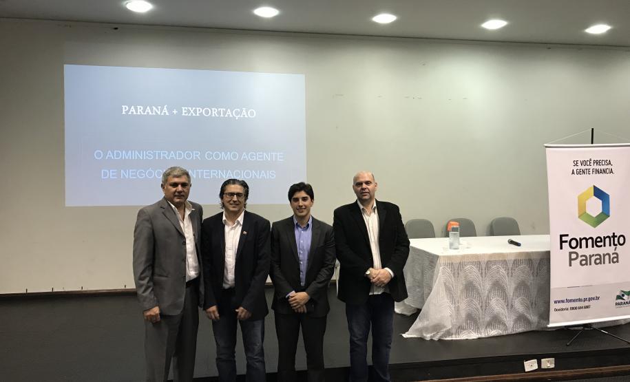 O diretor da Fomento Paraná também participou em Cornélio Procópio de rodada do Seminário de Crédito: Mercado Internacional e Oportunidades de Investimentos em uma parceria com o Conselho Regional de Administração – CRA, realizado no auditório da Universidade Estadual do Norte do Paraná – UENP.