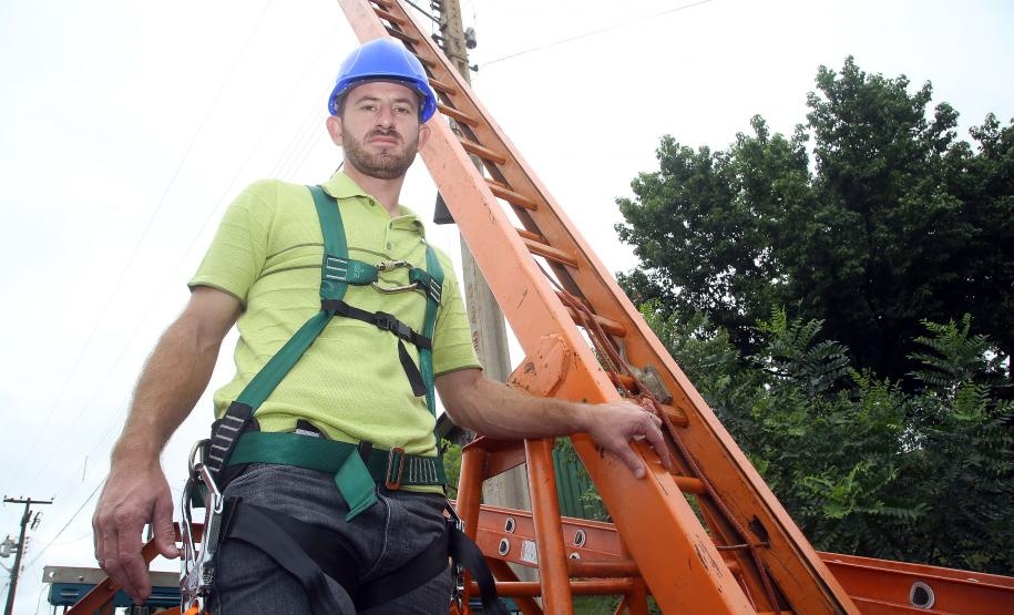 Com o crédito da Fomento Paraná, Agnaldo Rosa, adquiriu escadas e camionete para a empresa.