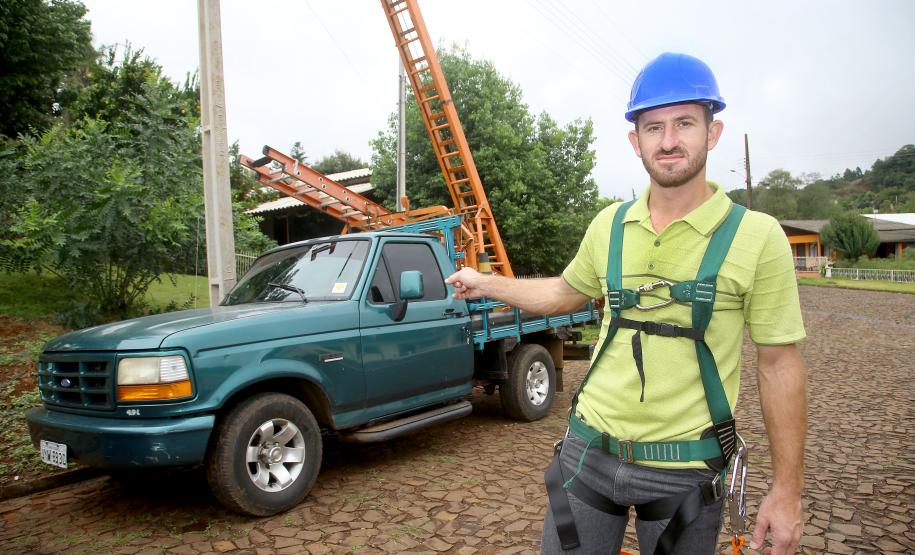 Com o crédito da Fomento Paraná, Agnaldo Rosa, adquiriu escadas e camionete para a empresa.