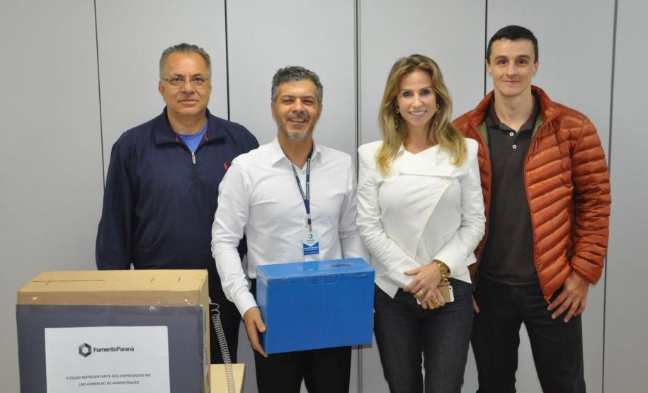 Membros da comissão eleitoral da Fomento Paraná para eleição de representante no Conselho de Administração com os candidatos.