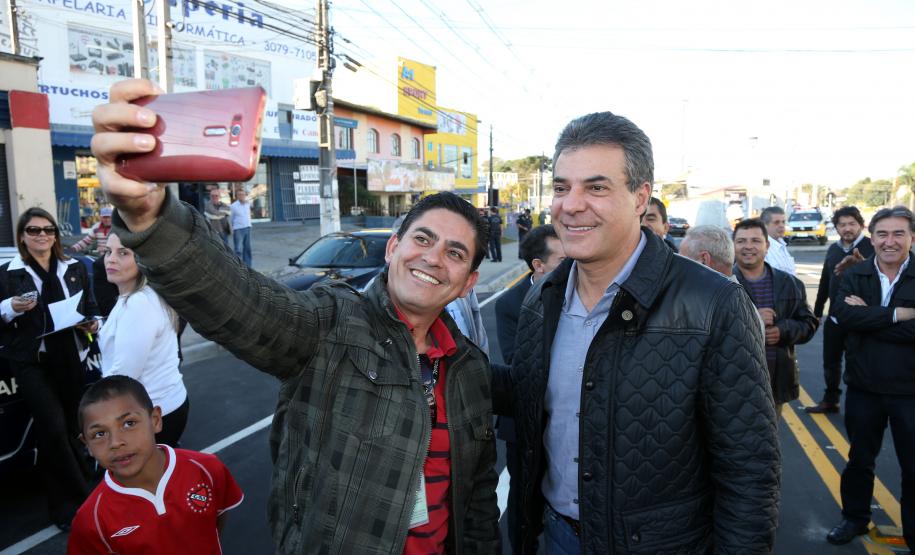 A rua Raul Pompéia, importante ligação entre a Cidade Industrial de Curitiba e a Fazendinha. O projeto, de R$ 8,1 milhões, foi financiado pelo Governo do Estado. A via recebeu pavimentação, revitalização de calçadas, sinalização, alargamento.