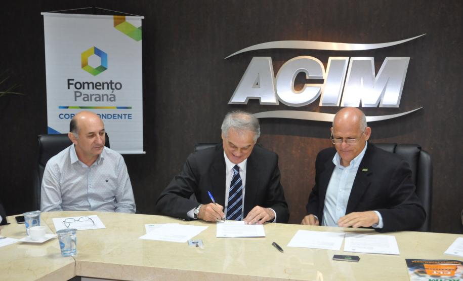 A Instituição financeira do Governo do Estado formalizou parceria para a Associação Comercial de Maringá operar como Correspondente Fomento Paraná no financiamento de projetos de empresas de micro, pequeno e médio porte, em valores a partir de R$ 20 mil até R$ 1,5 milhão