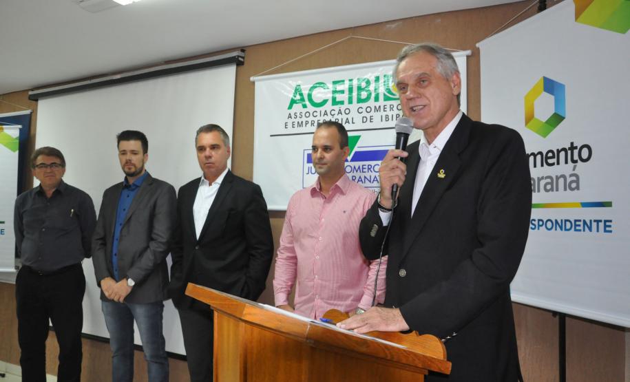 A Instituição financeira do Governo do Estado e a Associação Comercial e Empresarial de Ibiporã formalizaram parceria para a ACEIBI operar como Correspondente em financiamentos de projetos de empresas de micro, pequeno e médio porte, em valores a partir de R$ 20 mil até R$ 1,5 milhão