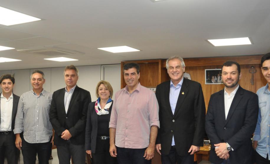 Em Londrina, em encontro com o prefeito Marcelo Belinati, a Fomento Paraná renovou o acordo de cooperação para que o município volte a ter agentes de crédito atuando para oferecer financiamentos de microcrédito para apoiar os pequenos negócios.
